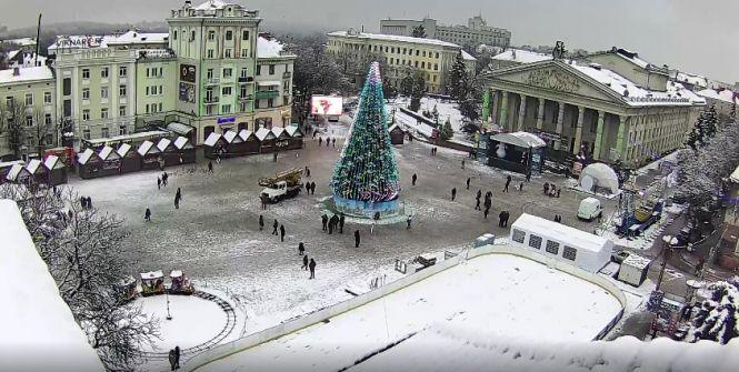 Новини Тернополя - фото з Фото дня: як виглядатиме святкова ілюмінація на головній ялинці Тернополя Фото дня: як виглядатиме святкова ілюмінація на головній ялинці Тернополя, фото №3 на сайті 20minut.ua