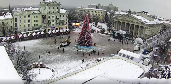 Новини Тернополя - фото з Фото дня: як виглядатиме святкова ілюмінація на головній ялинці Тернополя Фото дня: як виглядатиме святкова ілюмінація на головній ялинці Тернополя, фото №2 на сайті 20minut.ua