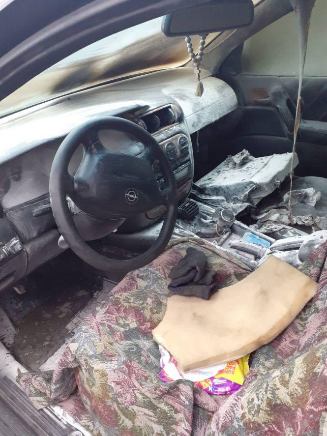 Новини Житомира - фото з На Соборному майдані горів автомобіль На Соборному майдані горів автомобіль, фото №1 на сайті 20minut.ua