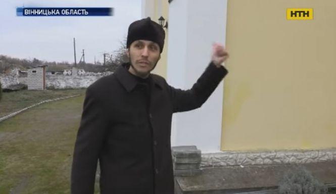 Новини Вінниці - фото з Не бояться ні Бога, ні чорта: на Вінниччині з храму вкрали ікони монахів Афону Не бояться ні Бога, ні чорта: на Вінниччині з храму вкрали ікони монахів Афону, фото №3 на сайті 20minut.ua