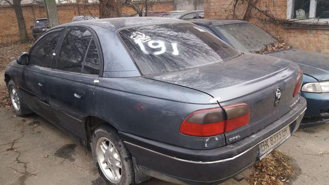 Новини Вінниці - фото з З вінницького штрафмайданчика збираються утилізувати елітні авто? —  активіст З вінницького штрафмайданчика збираються утилізувати елітні авто? —  активіст, фото №1 на сайті 20minut.ua