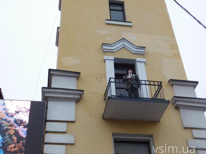 Новини Хмельницького - фото з З годинникової вежі на кінотеатрі "Планета" виграє трубач (ВІДЕО) З годинникової вежі на кінотеатрі "Планета" виграє трубач (ВІДЕО), фото №5 на сайті vsim.ua