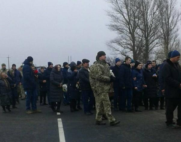 На Хмельниччині в останню путь провели загиблого на Сході Андрія Дзюбу, фото №2 на сайті vsim.ua