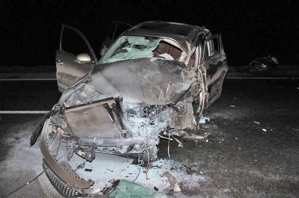 Новини Хмельницького - фото з Аварія на Тещиному язику: людей з розбитого "Volkswagen" діставали рятувальники Аварія на Тещиному язику: людей з розбитого "Volkswagen" діставали рятувальники, фото №3 на сайті vsim.ua