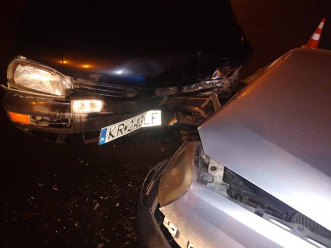 Новини Хмельницького - фото з На Заготзерно зіткнулися два автомобіля. Один водій постраждав На Заготзерно зіткнулися два автомобіля. Один водій постраждав, фото №2 на сайті vsim.ua