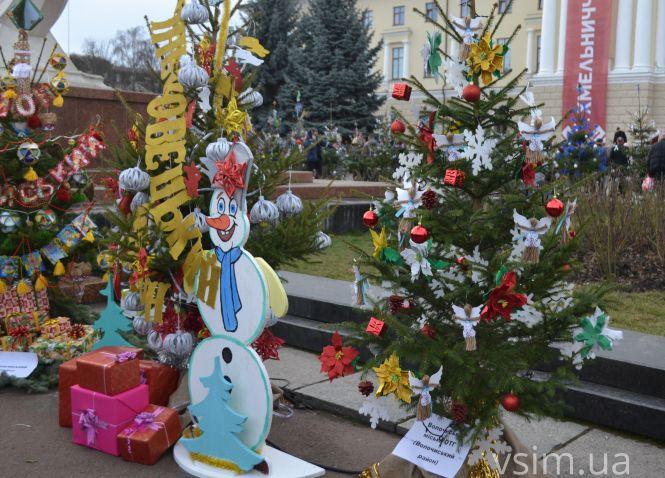 Новини Хмельницького - фото з “Врятуймо Дмитрика разом”: на майдані у Хмельницькому організували благодійний ярмарок (ФОТО) “Врятуймо Дмитрика разом”: на майдані у Хмельницькому організували благодійний ярмарок (ФОТО), фото №14 на сайті vsim.ua