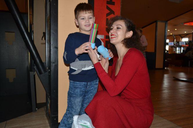 Новини Хмельницького - фото з Хмельницька дітвора отримала подарунки від святого Миколая та “ОКЕЙ ФМ” Хмельницька дітвора отримала подарунки від святого Миколая та “ОКЕЙ ФМ”, фото №9 на сайті vsim.ua