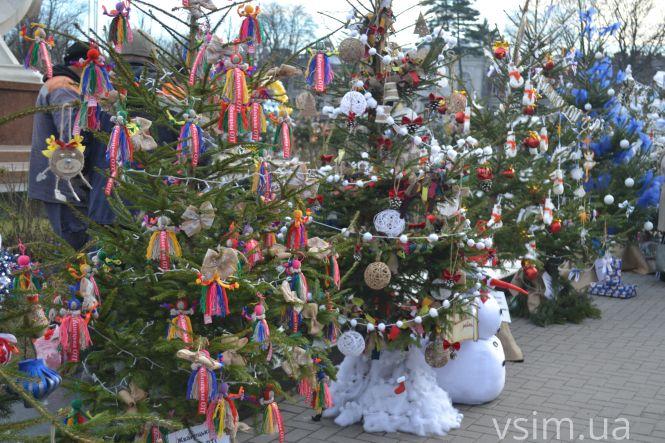 Новини Хмельницького - фото з “Врятуймо Дмитрика разом”: на майдані у Хмельницькому організували благодійний ярмарок (ФОТО) “Врятуймо Дмитрика разом”: на майдані у Хмельницькому організували благодійний ярмарок (ФОТО), фото №16 на сайті vsim.ua