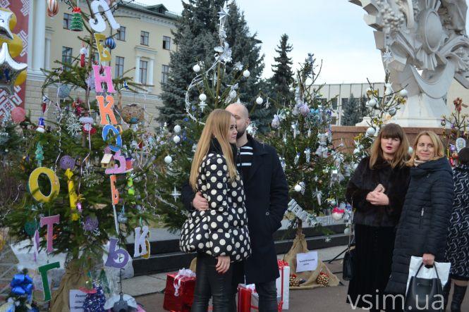 Новини Хмельницького - фото з “Врятуймо Дмитрика разом”: на майдані у Хмельницькому організували благодійний ярмарок (ФОТО) “Врятуймо Дмитрика разом”: на майдані у Хмельницькому організували благодійний ярмарок (ФОТО), фото №9 на сайті vsim.ua