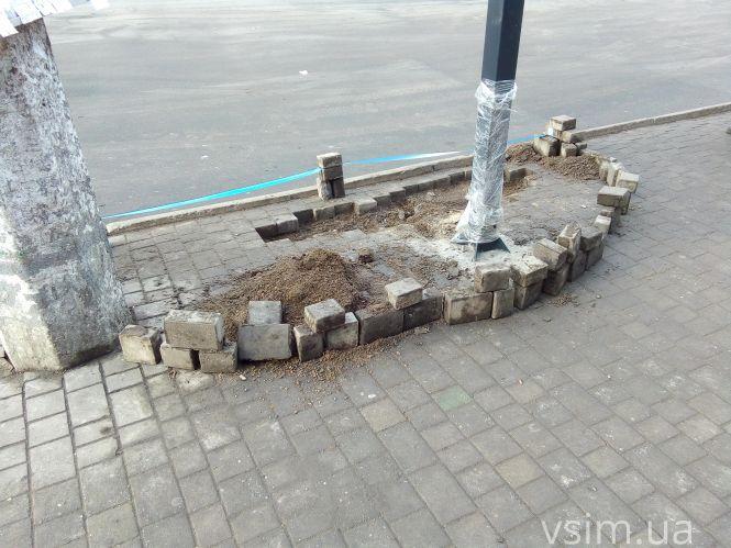 Новини Хмельницького - фото з Біля «Либідь Плази» та «Ощадбанку» встановлюють електронні табло з графіком прибуття транспорту Біля «Либідь Плази» та «Ощадбанку» встановлюють електронні табло з графіком прибуття транспорту, фото №1 на сайті vsim.ua