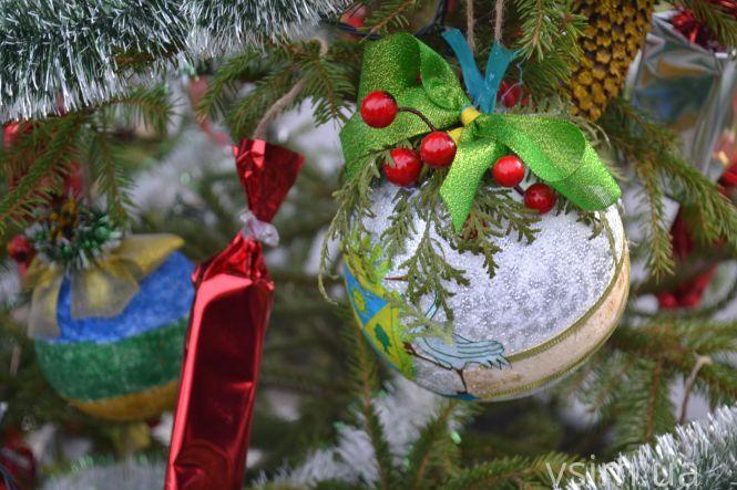 Новини Хмельницького - фото з “Врятуймо Дмитрика разом”: на майдані у Хмельницькому організували благодійний ярмарок (ФОТО) “Врятуймо Дмитрика разом”: на майдані у Хмельницькому організували благодійний ярмарок (ФОТО), фото №19 на сайті vsim.ua