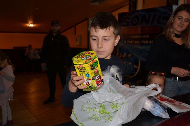 Новини Хмельницького - фото з Хмельницька дітвора отримала подарунки від святого Миколая та “ОКЕЙ ФМ” Хмельницька дітвора отримала подарунки від святого Миколая та “ОКЕЙ ФМ”, фото №10 на сайті vsim.ua