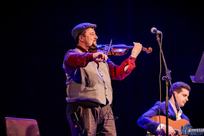 Новини Вінниці - фото з «Jingle Bells» у стилі циганського джазу! Чим здивує Вінницю концерт «Той самий різдвяний джаз»? «Jingle Bells» у стилі циганського джазу! Чим здивує Вінницю концерт «Той самий різдвяний джаз»?, фото №5 на сайті 20minut.ua