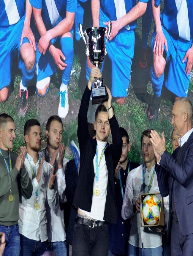Новини Тернополя - фото з "THE BEST 2019": нагороди отримали найкращі футболісти та тренери Тернопільщини "THE BEST 2019": нагороди отримали найкращі футболісти та тренери Тернопільщини, фото №4 на сайті 20minut.ua