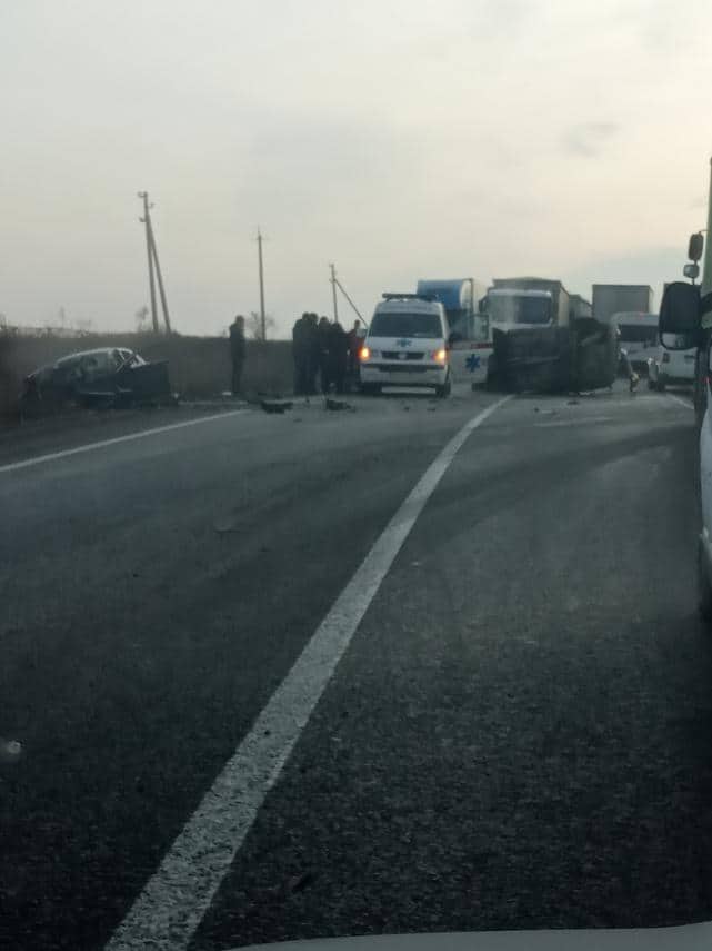 Новини Тернополя - фото з Біля Чистилівського перехрестя ДТП: постраждали двоє дорослих та дитина (оновлене) Біля Чистилівського перехрестя ДТП: постраждали двоє дорослих та дитина (оновлене), фото №1 на сайті 20minut.ua