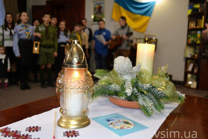 Новини Хмельницького - фото з Хмельницькому передали Вифлеємський вогонь (ФОТО, ВІДЕО) Хмельницькому передали Вифлеємський вогонь (ФОТО, ВІДЕО), фото №5 на сайті vsim.ua