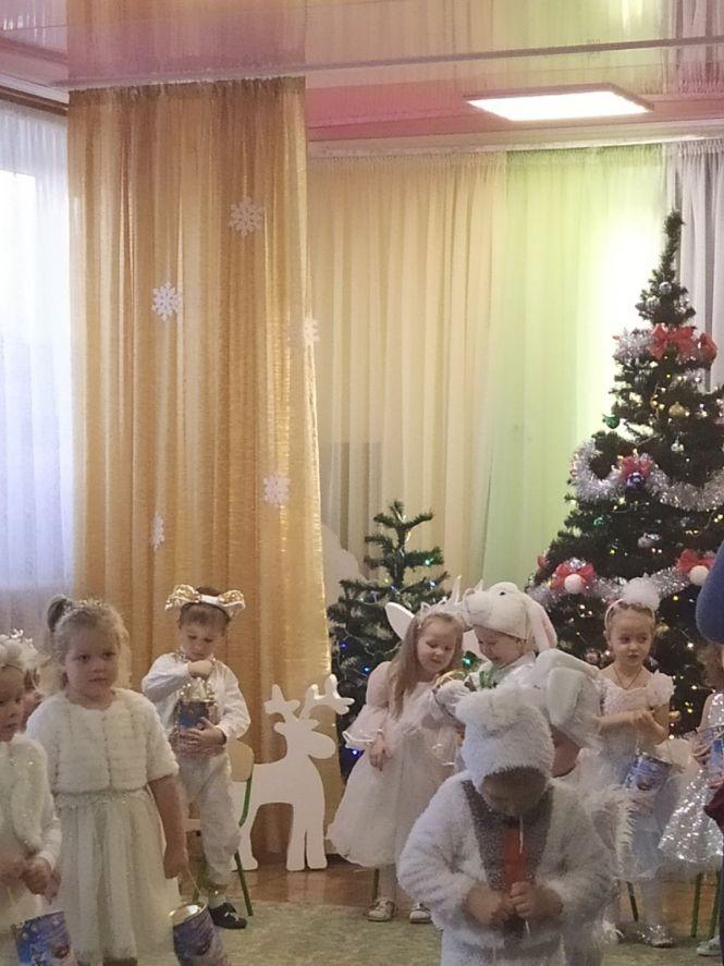 Новини Козятина - фото з Подарунки від Миколая отримали малята в дитсадочку