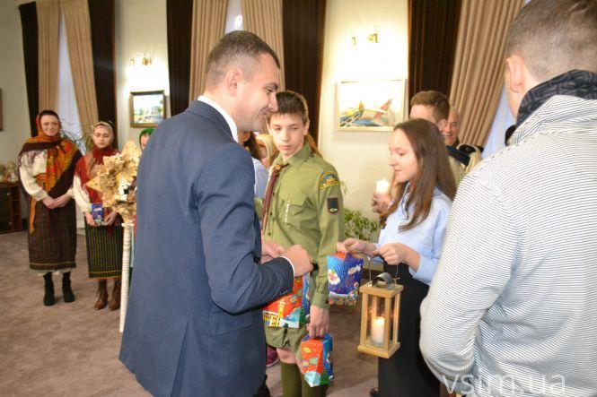 Новини Хмельницького - фото з Хмельницькому передали Вифлеємський вогонь (ФОТО, ВІДЕО) Хмельницькому передали Вифлеємський вогонь (ФОТО, ВІДЕО), фото №7 на сайті vsim.ua