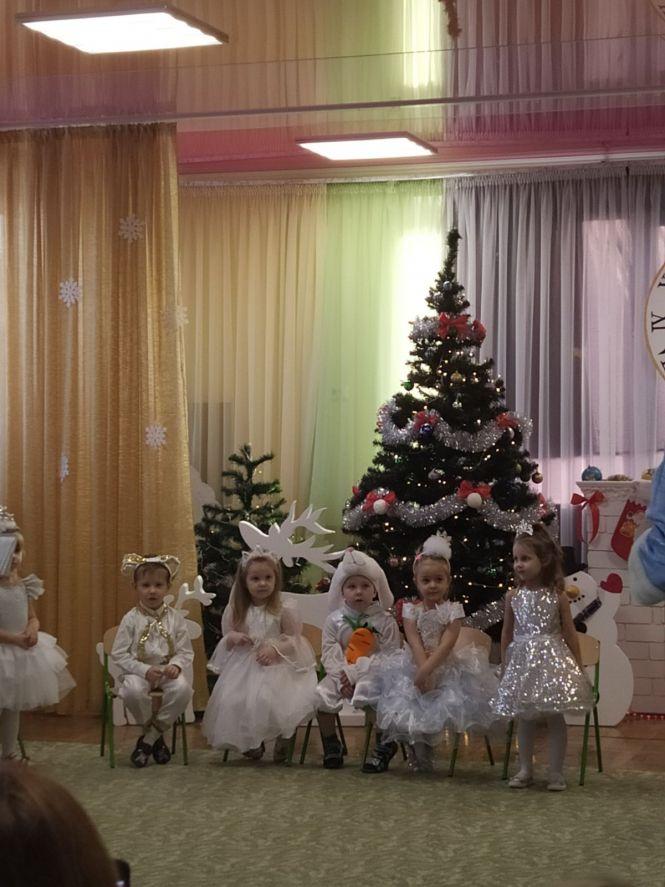 Новини Козятина - фото з Подарунки від Миколая отримали малята в дитсадочку