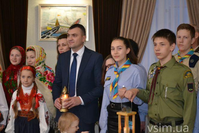 Новини Хмельницького - фото з Хмельницькому передали Вифлеємський вогонь (ФОТО, ВІДЕО) Хмельницькому передали Вифлеємський вогонь (ФОТО, ВІДЕО), фото №8 на сайті vsim.ua