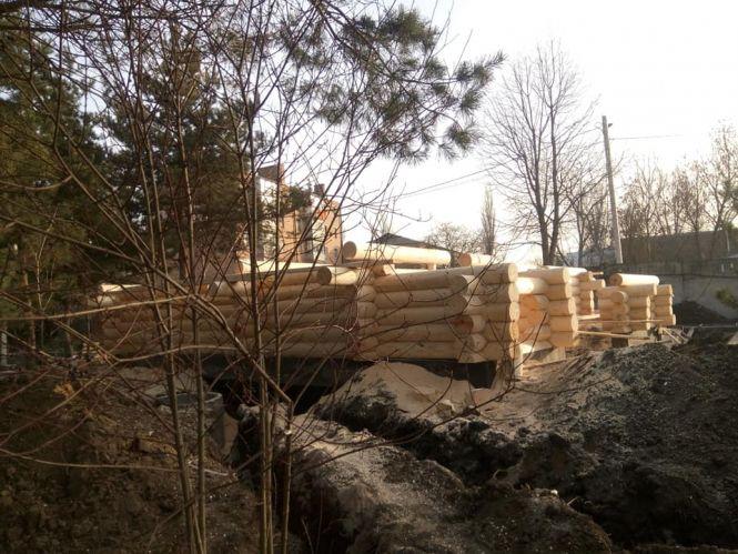 Новини Вінниці - фото з У Подільському зоопарку почали зводити хатину Діда Мороза У Подільському зоопарку почали зводити хатину Діда Мороза, фото №1 на сайті 20minut.ua