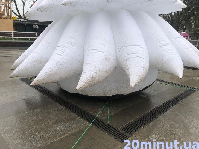 Новини Тернополя - фото з Хай-тек ялинка на Чорновола: яка вона і скільки стоятиме Хай-тек ялинка на Чорновола: яка вона і скільки стоятиме, фото №2 на сайті 20minut.ua