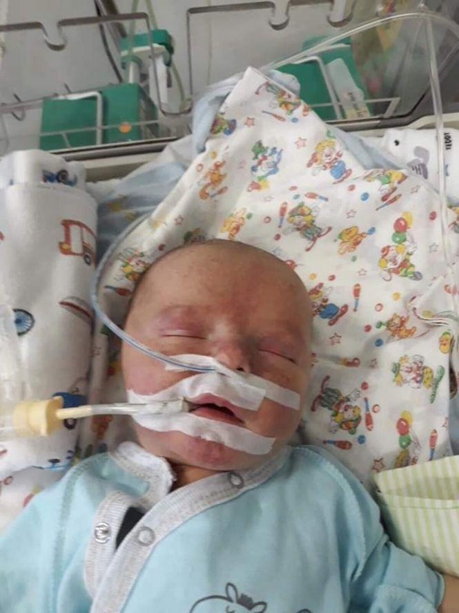 Новини Тернополя - фото з Давиду, якому лише кілька тижнів, потрібна термінова допомога. У хлопчика рідкісна патологія Давиду, якому лише кілька тижнів, потрібна термінова допомога. У хлопчика рідкісна патологія, фото №1 на сайті 20minut.ua