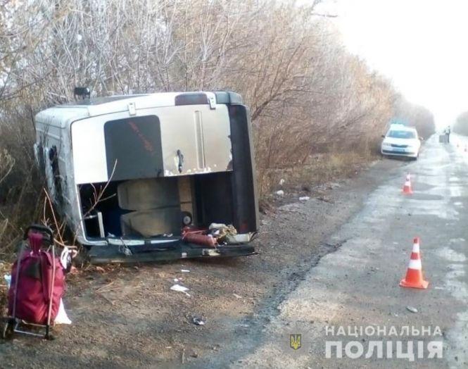 Новини Вінниці - фото з На Житомирщині перекинулася маршрутка, яка прямувала до Вінниці На Житомирщині перекинулася маршрутка, яка прямувала до Вінниці, фото №2 на сайті 20minut.ua