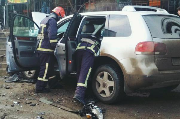 Новини Хмельницького - фото з На Хмельниччині “Volkswagen Touareg” протаранив припарковане авто (ФОТО) На Хмельниччині “Volkswagen Touareg” протаранив припарковане авто (ФОТО), фото №4 на сайті vsim.ua
