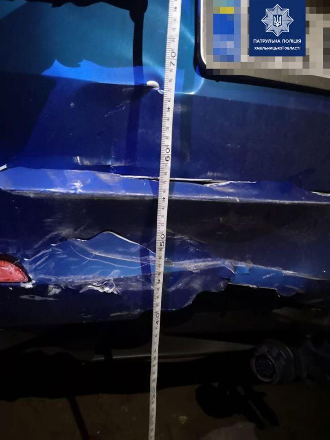 Новини Хмельницького - фото з У Хмельницькому розшукують водія, який побив одразу два автомобілі та втік геть У Хмельницькому розшукують водія, який побив одразу два автомобілі та втік геть, фото №2 на сайті vsim.ua