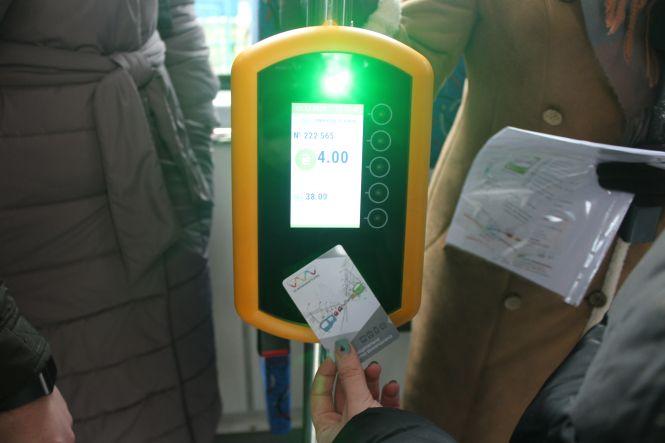 Новини Вінниці - фото з Увімкнули валідатори. У 40 тролейбусах вже можна платити карткою Увімкнули валідатори. У 40 тролейбусах вже можна платити карткою, фото №2 на сайті 20minut.ua