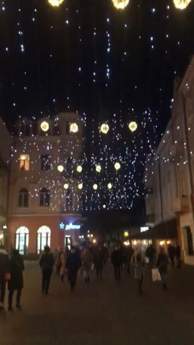 "Зоряне небо", арка 2020, сяючі кулі та квіти: якою ілюмінацією прикрасили Тернопіль, фото №6 на сайті 20minut.ua