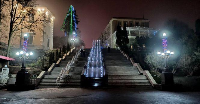 "Зоряне небо", арка 2020, сяючі кулі та квіти: якою ілюмінацією прикрасили Тернопіль, фото №7 на сайті 20minut.ua