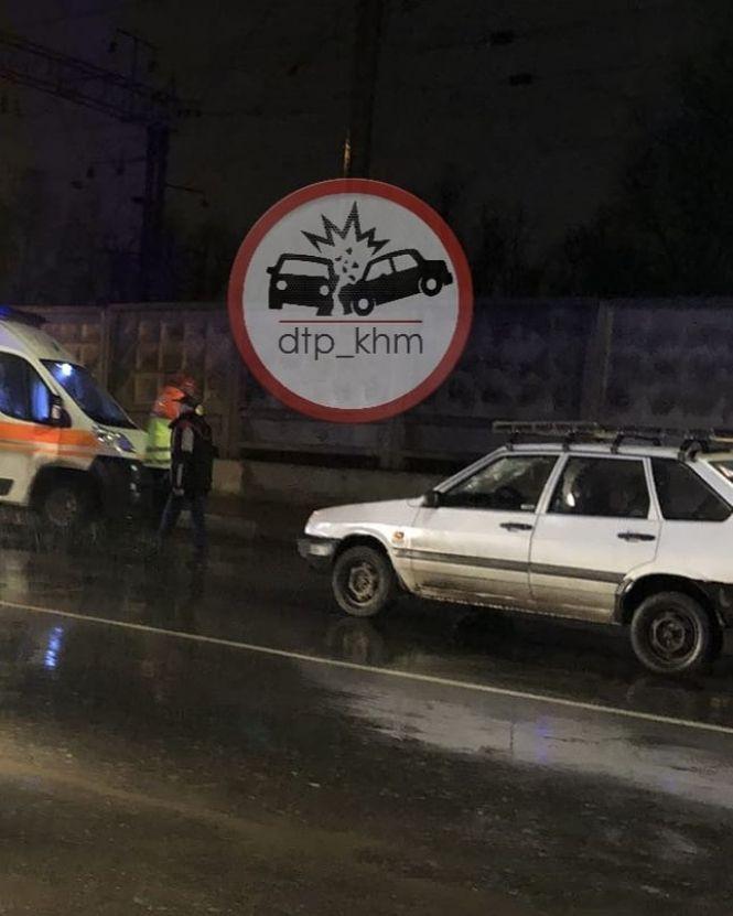 Новини Хмельницького - фото з На Толстого «ВАЗ» збив двох жінок На Толстого «ВАЗ» збив двох жінок, фото №2 на сайті vsim.ua