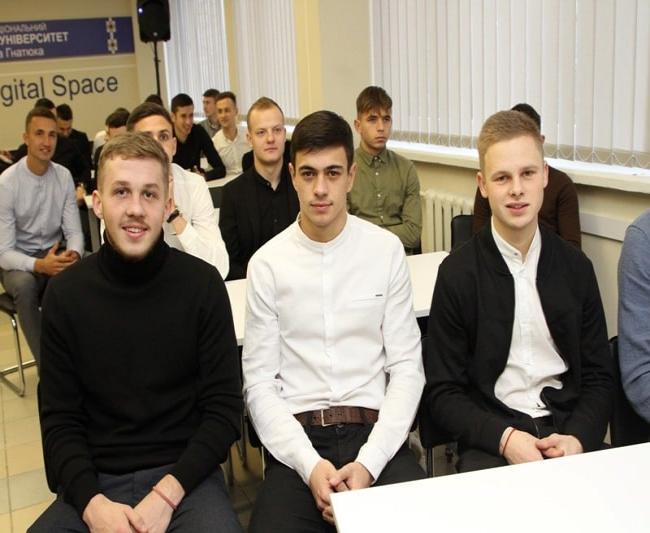 Тернопільські футболісти отримали звання "Майстер спорту", фото №1 на сайті 20minut.ua