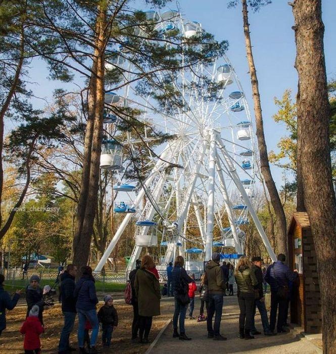 Завод «Аналог» встановив колесо огляду у Черкасах. Для Вінниці пропонують цікавіший об’єкт, фото №1 на сайті 20minut.ua