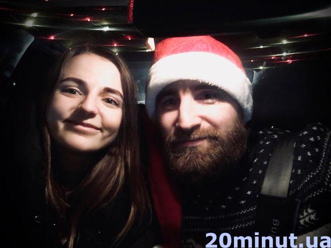 “Новорічна ялинка на колесах“: як тернопільський водій таксі дарує святковий настрій пасажирам, фото №2 на сайті 20minut.ua