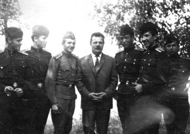 Два квартали столітньої історії: що раніше було на місці прикордонної академії (ФОТО), фото №3 на сайті vsim.ua