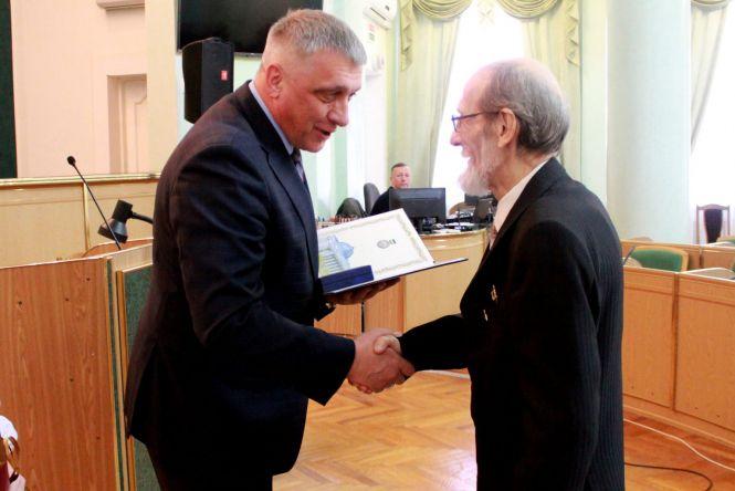 Новини Хмельницького - фото з Дмитро Габінет вручив державні нагороди та почесні відзнаки визначним хмельничанам Дмитро Габінет вручив державні нагороди та почесні відзнаки визначним хмельничанам, фото №6 на сайті vsim.ua