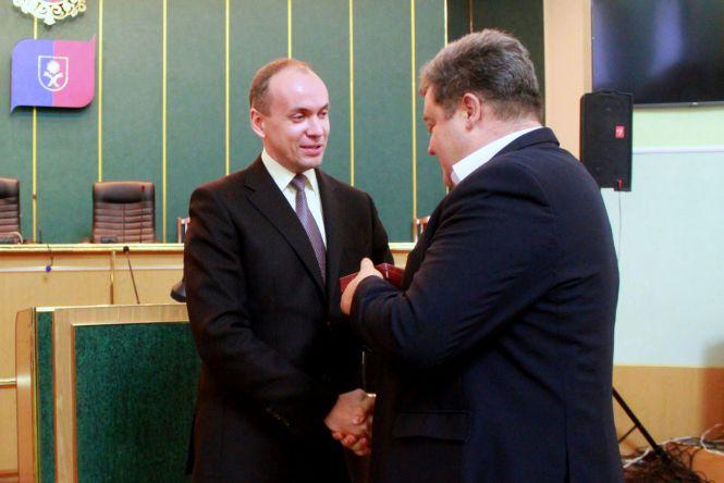 Новини Хмельницького - фото з Дмитро Габінет вручив державні нагороди та почесні відзнаки визначним хмельничанам Дмитро Габінет вручив державні нагороди та почесні відзнаки визначним хмельничанам, фото №1 на сайті vsim.ua