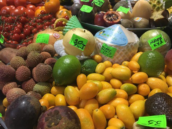 Смак дині з огірком: де й за скільки у Хмельницькому придбати екзотичні фрукти й овочі, фото №1 на сайті vsim.ua