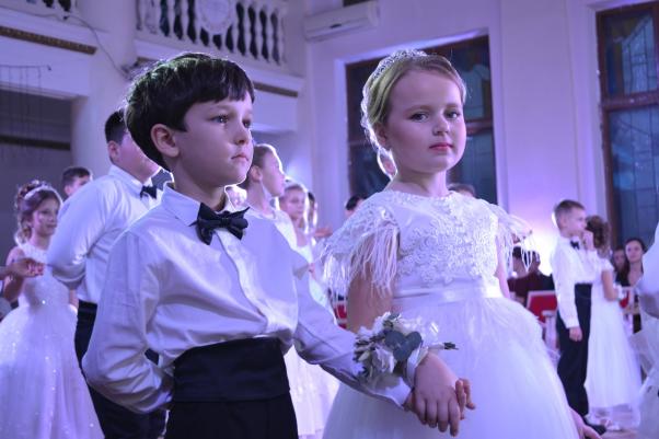 Яким був  перший різдвяний благодійний бал у Хмельницькому (ФОТО), фото №16 на сайті vsim.ua