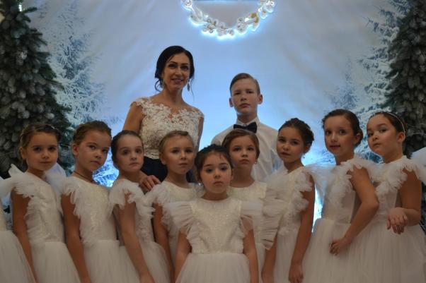 Яким був  перший різдвяний благодійний бал у Хмельницькому (ФОТО), фото №31 на сайті vsim.ua