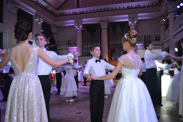 Яким був  перший різдвяний благодійний бал у Хмельницькому (ФОТО), фото №18 на сайті vsim.ua