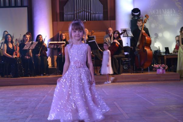 Яким був  перший різдвяний благодійний бал у Хмельницькому (ФОТО), фото №22 на сайті vsim.ua