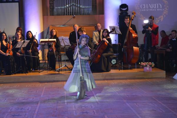 Яким був  перший різдвяний благодійний бал у Хмельницькому (ФОТО), фото №20 на сайті vsim.ua