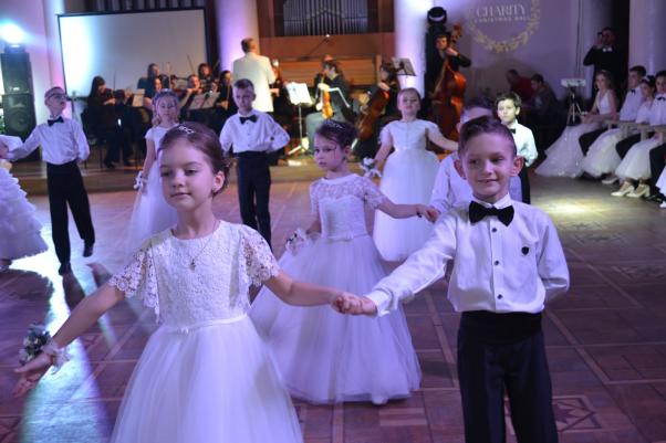 Яким був  перший різдвяний благодійний бал у Хмельницькому (ФОТО), фото №17 на сайті vsim.ua