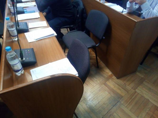 Новини Вінниці - фото з Мітинг у вінницькі мерії: люди хочуть потрапити на сесію міської ради Мітинг у вінницькі мерії: люди хочуть потрапити на сесію міської ради, фото №1 на сайті 20minut.ua