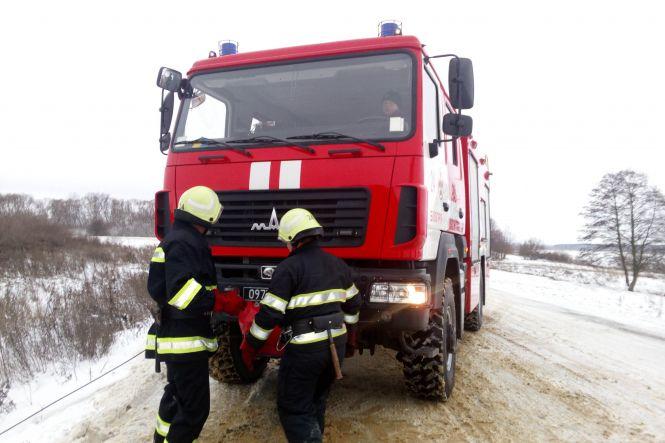 Новини Хмельницького - фото з Наслідки снігопаду: на Хмельниччині за добу врятували пів десятка авто (ФОТО) Наслідки снігопаду: на Хмельниччині за добу врятували пів десятка авто (ФОТО), фото №4 на сайті vsim.ua