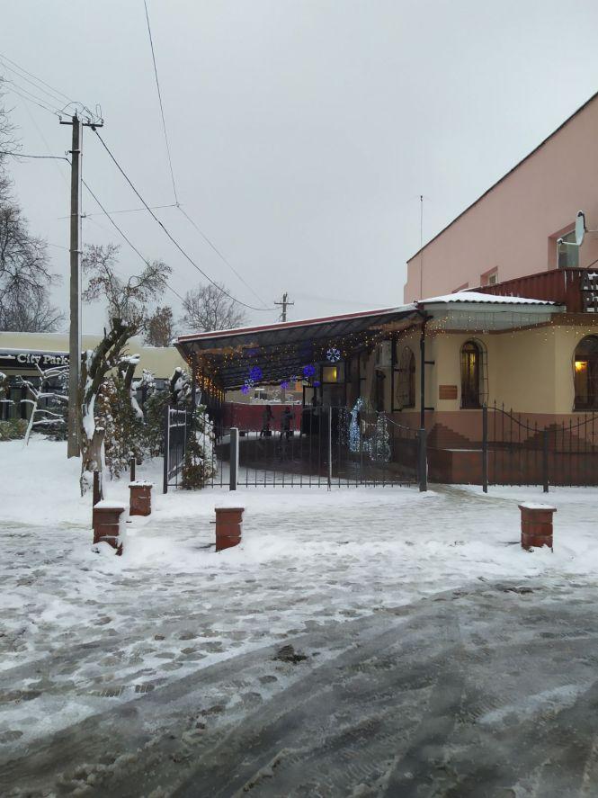 Фото дня: білий сніг, чорний дим, фото №1 на сайті 20minut.ua